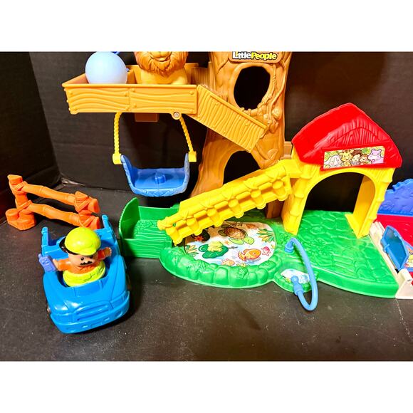 Fisher-Price Little People Big Animal Zoo animals truck zoo keeper ball of food - Picture 2 of 10